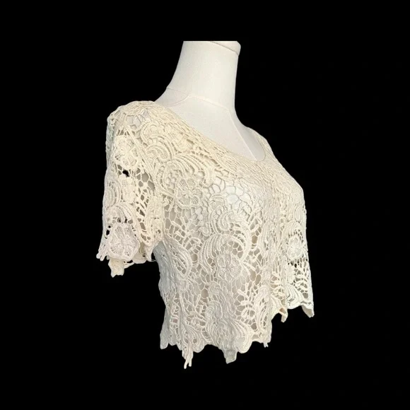 🆕 🤍✨ NWOT DIZZY LIZZY Cream Lace Short Sleeve Top | Sz S - Picture 2 of 6